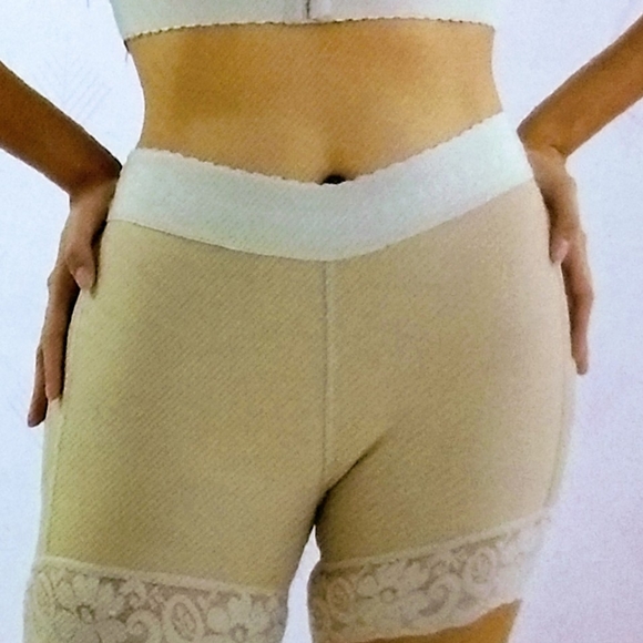 Post Surgery Bra/ Gluteus enhancement Shorts - Picture 2 of 9